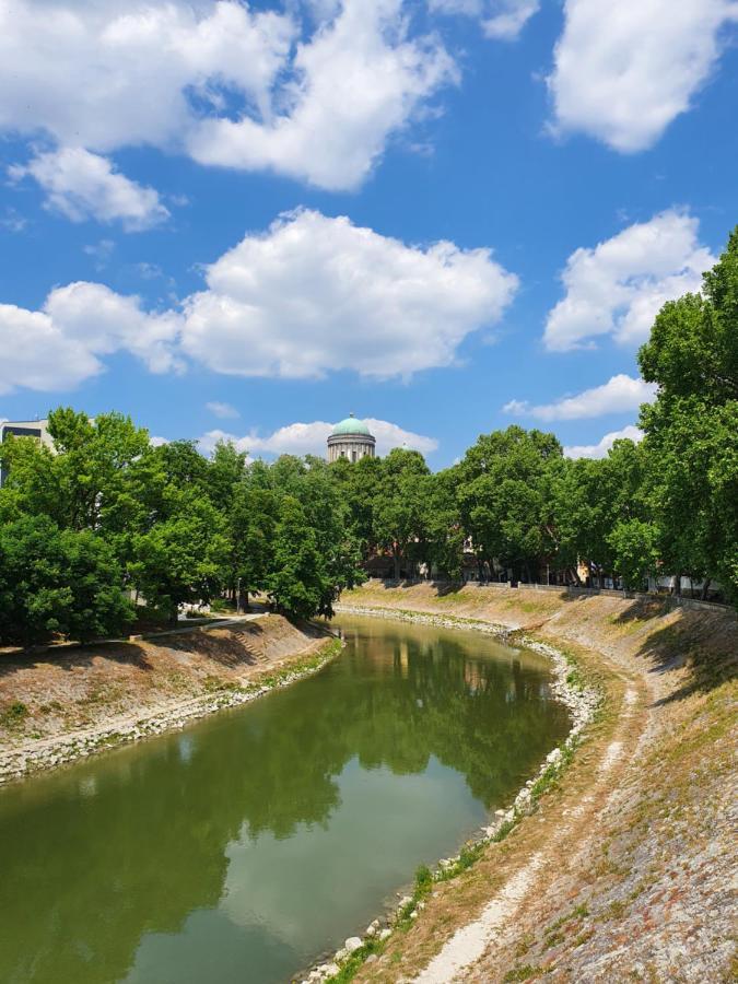 Gardenia Apartman Esztergom Buitenkant foto