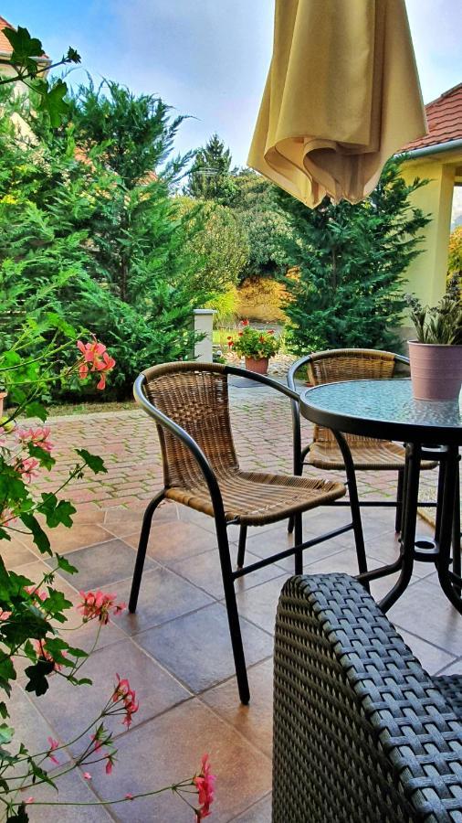 Gardenia Apartman Esztergom Buitenkant foto