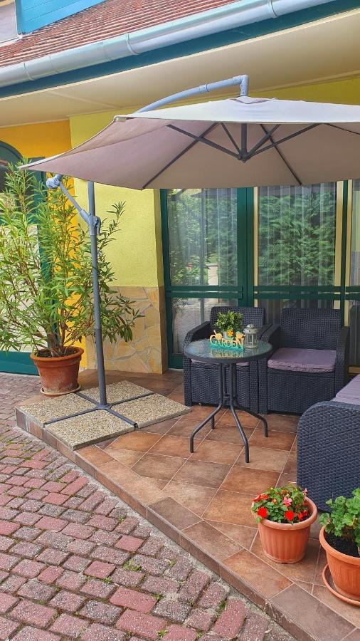 Gardenia Apartman Esztergom Buitenkant foto