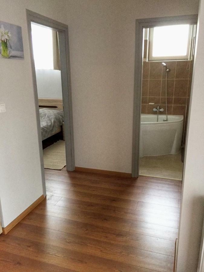 Gardenia Apartman Esztergom Buitenkant foto