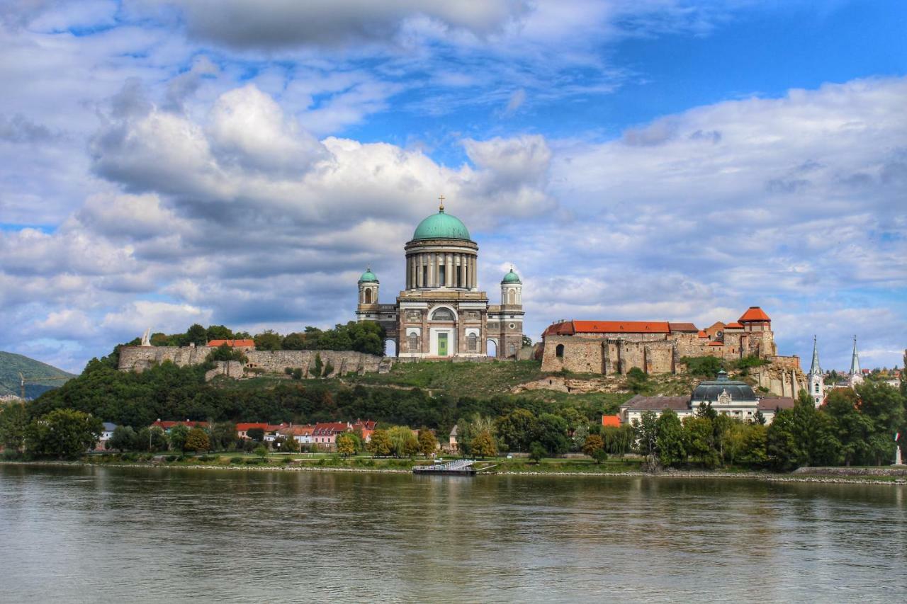 Gardenia Apartman Esztergom Buitenkant foto