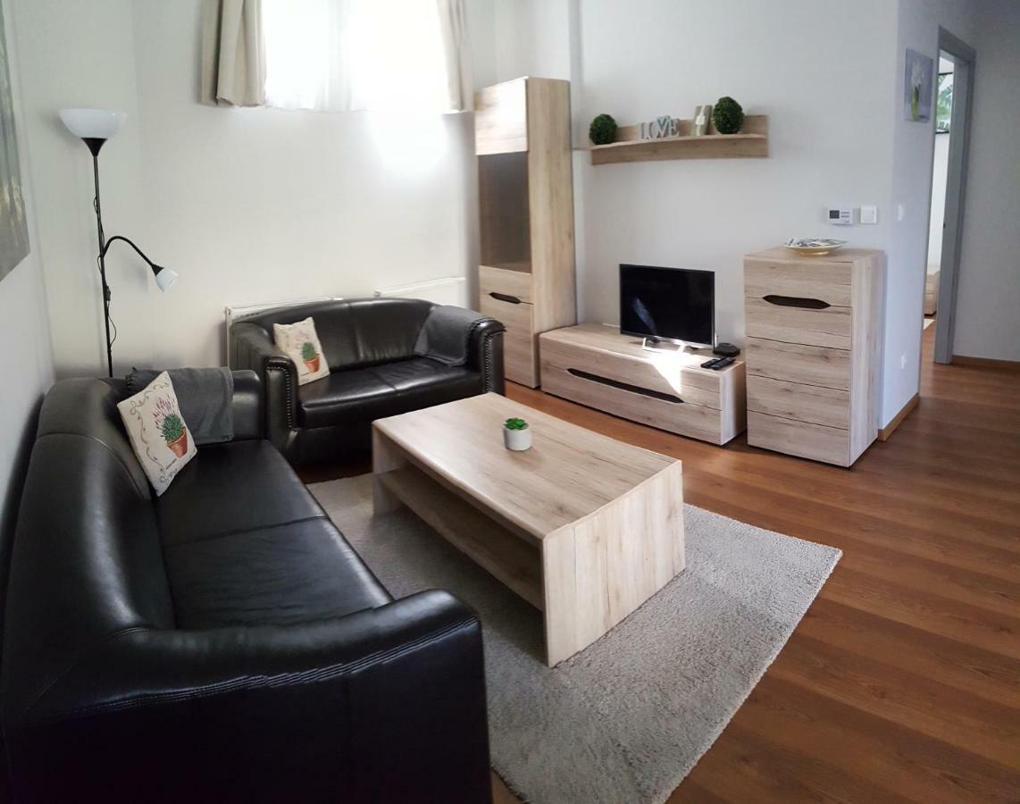 Gardenia Apartman Esztergom Buitenkant foto