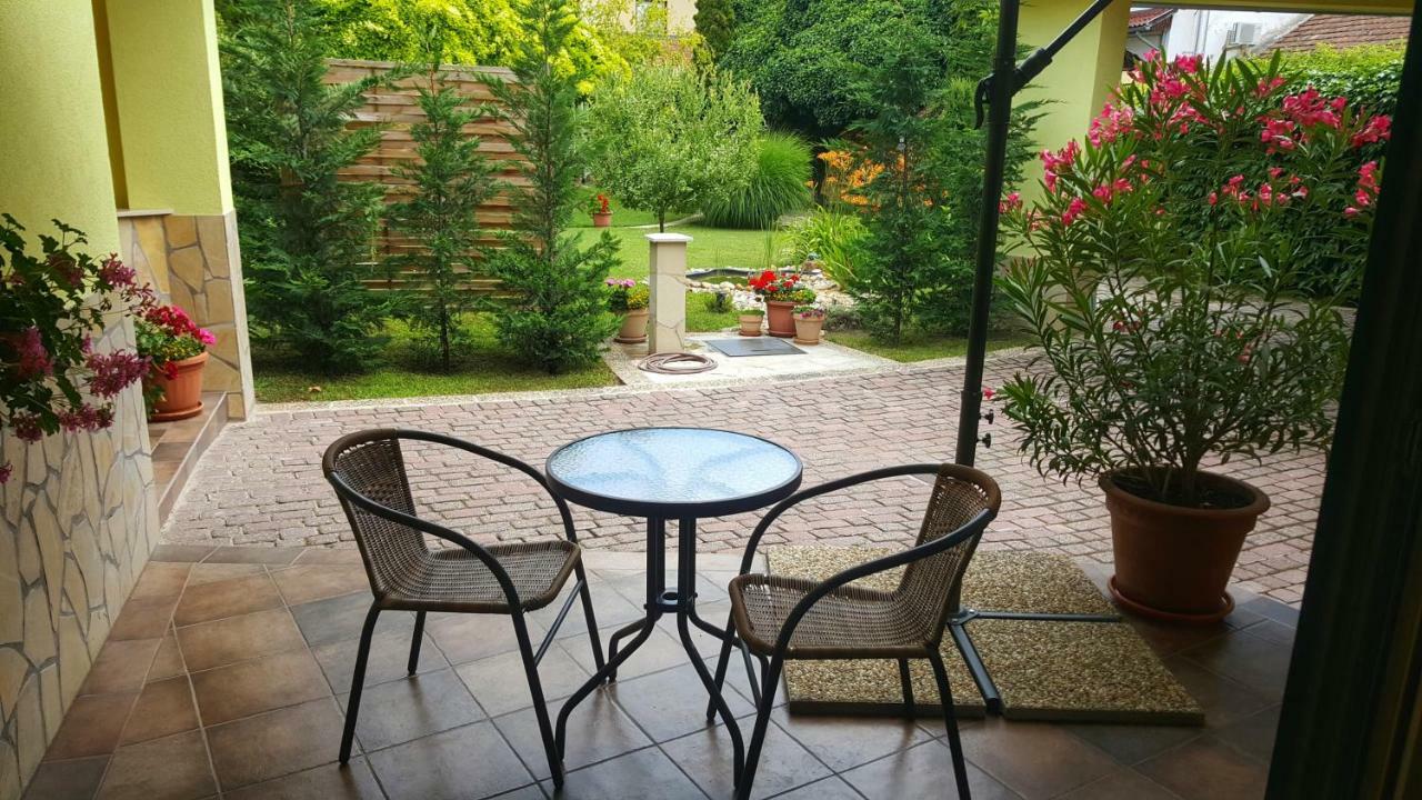 Gardenia Apartman Esztergom Buitenkant foto