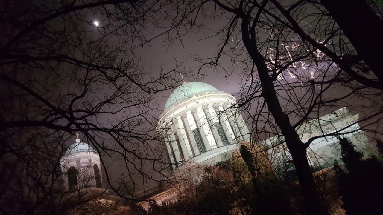 Gardenia Apartman Esztergom Buitenkant foto